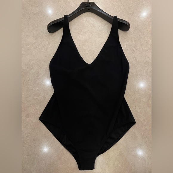 TOTEME deep V-neck swimsuit In Black Size L - Picture 5 of 15